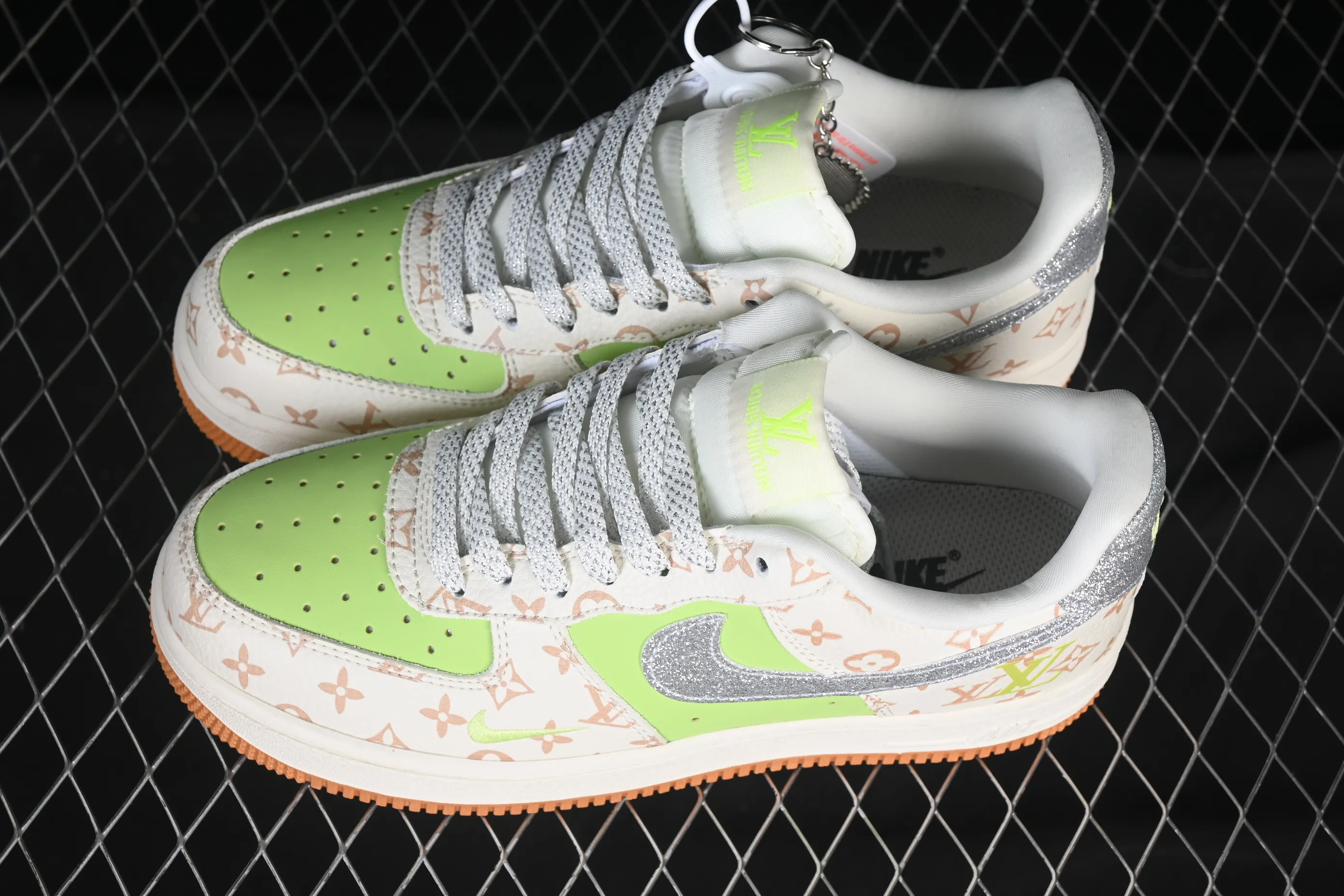 All categories Nk Air Force 1 Air Force series Nk Air Force 1 Low Air Force low-top Nike Air Force 1'07 Low LV joint Apple green silver hook Air Force 1 low-top casual sneakers DF0188-079